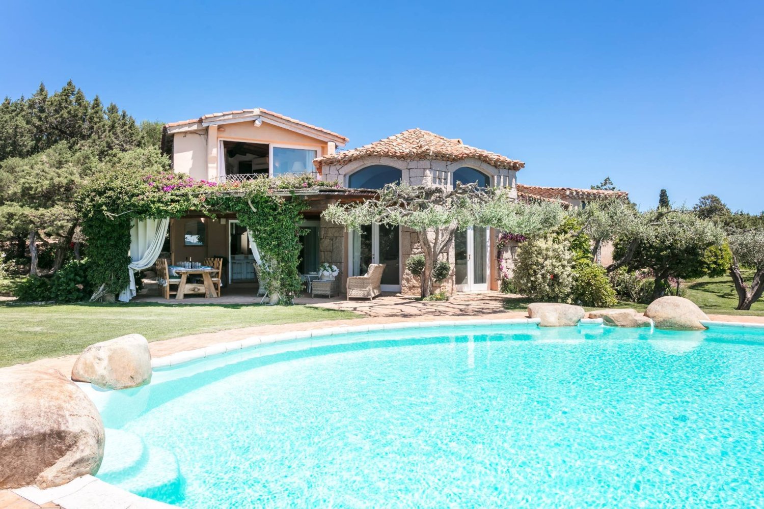 6 bedrooms Villa in Arzachena, Italy No. 59625