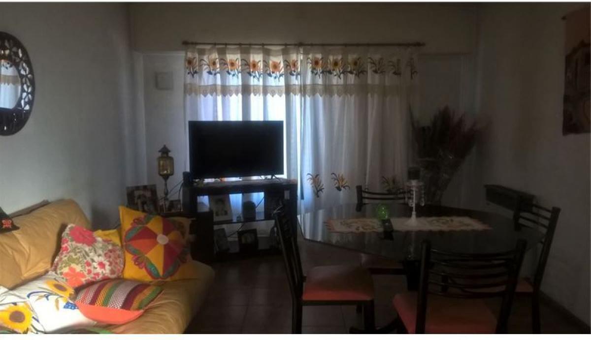 2 bedrooms House in Lomas de Zamora, Argentina No. 60576