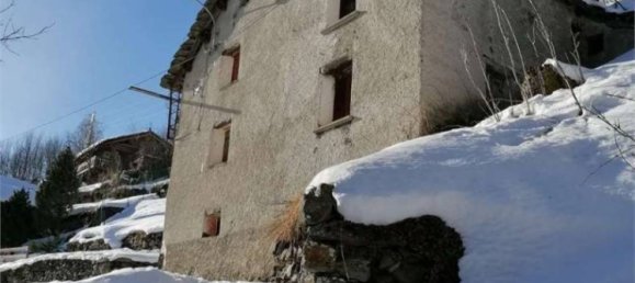 3 bedrooms House in San Giacomo Filippo, Italy No. 135025 4