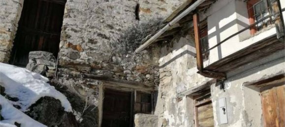 3 bedrooms House in San Giacomo Filippo, Italy No. 135025 5