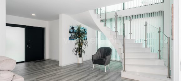 Casa T5 em Porto Salvo, Portugal N.º 43031 2