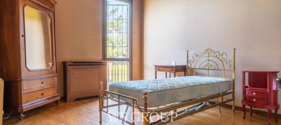 5 rooms Apartment in Monza, Italy No. 217037 12