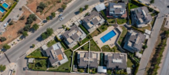 Villa 4+1 in Izmir, Turkey No. 16497 2