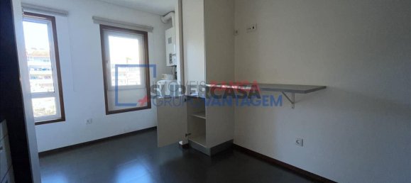 3 Schlafzimmer Wohnung in Porto, Portugal, Nr. 224009 11
