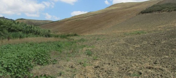 Terrain à Guglionesi, Italy 21700m² No. 152192 6