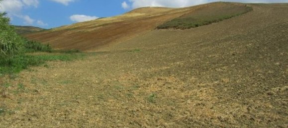 Terrain à Guglionesi, Italy 21700m² No. 152192 2