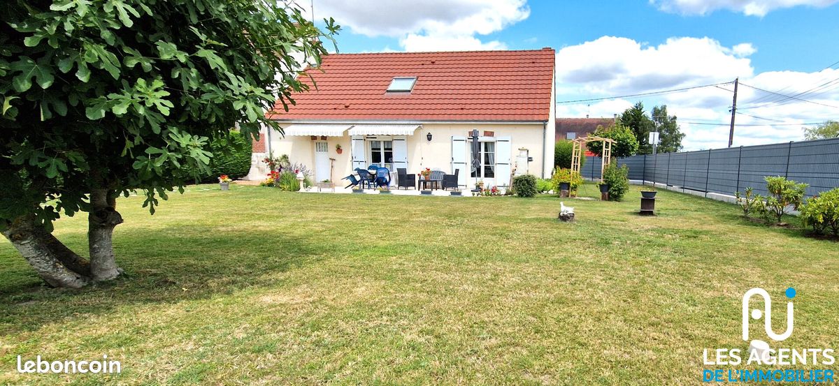 4 chambres Maison à Cléry-Saint-André, France No. 97864