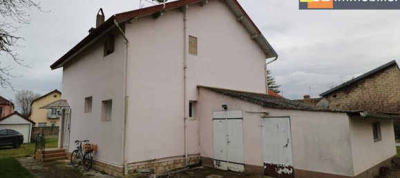 3 bedrooms House in Chaussin, France No. 198260 4