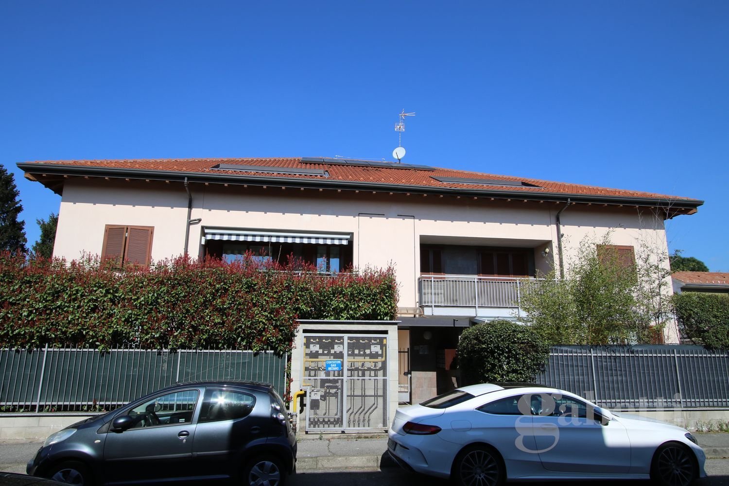 Квартира с 3 комнатами в Бусто Арсицио, Италия № 32728