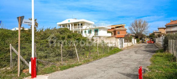 4 Schlafzimmer Villa in Fiumicino, Italy, Nr. 350749 42