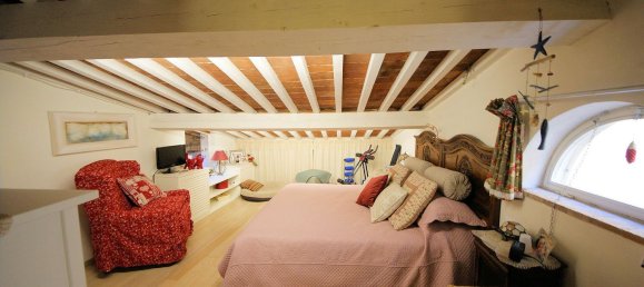 5 rooms Apartment in Pisa, Italy No. 8452 12