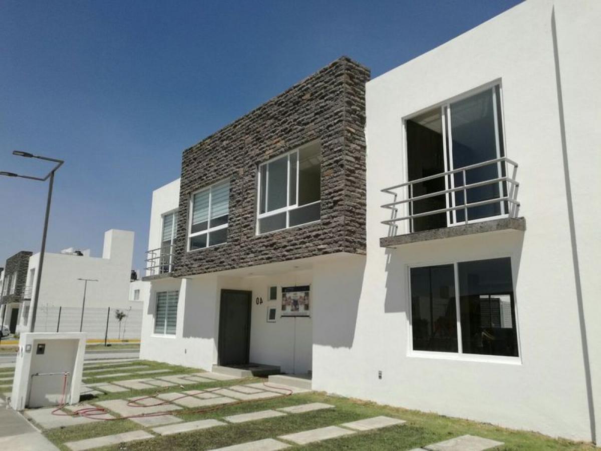 Casa de 3 dormitorios en San Mateo Atenco, Mexico No. 223376