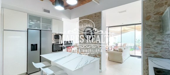4 bedrooms Villa in Calella, Spain No. 16822 3