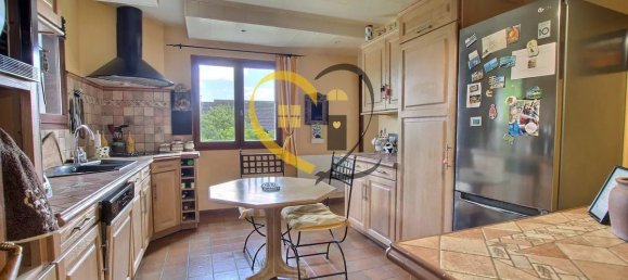 Casa de 3 dormitorios en Saint-Doulchard, France No. 62504 3