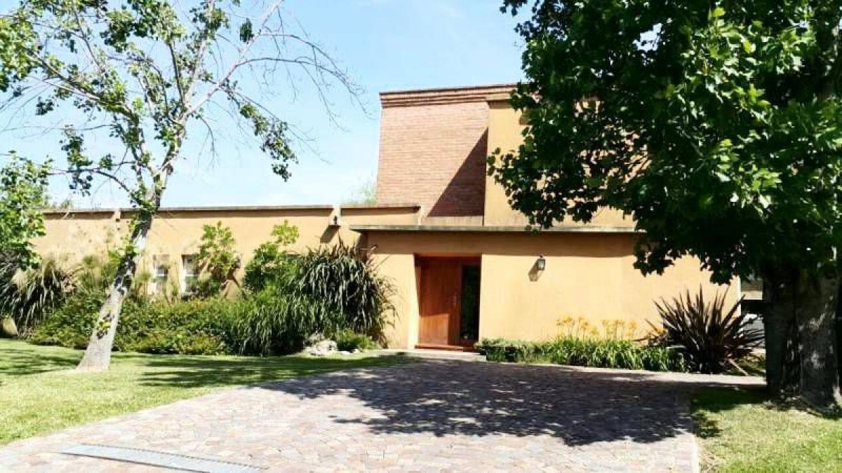 3 bedrooms House in Pilar, Argentina No. 90743