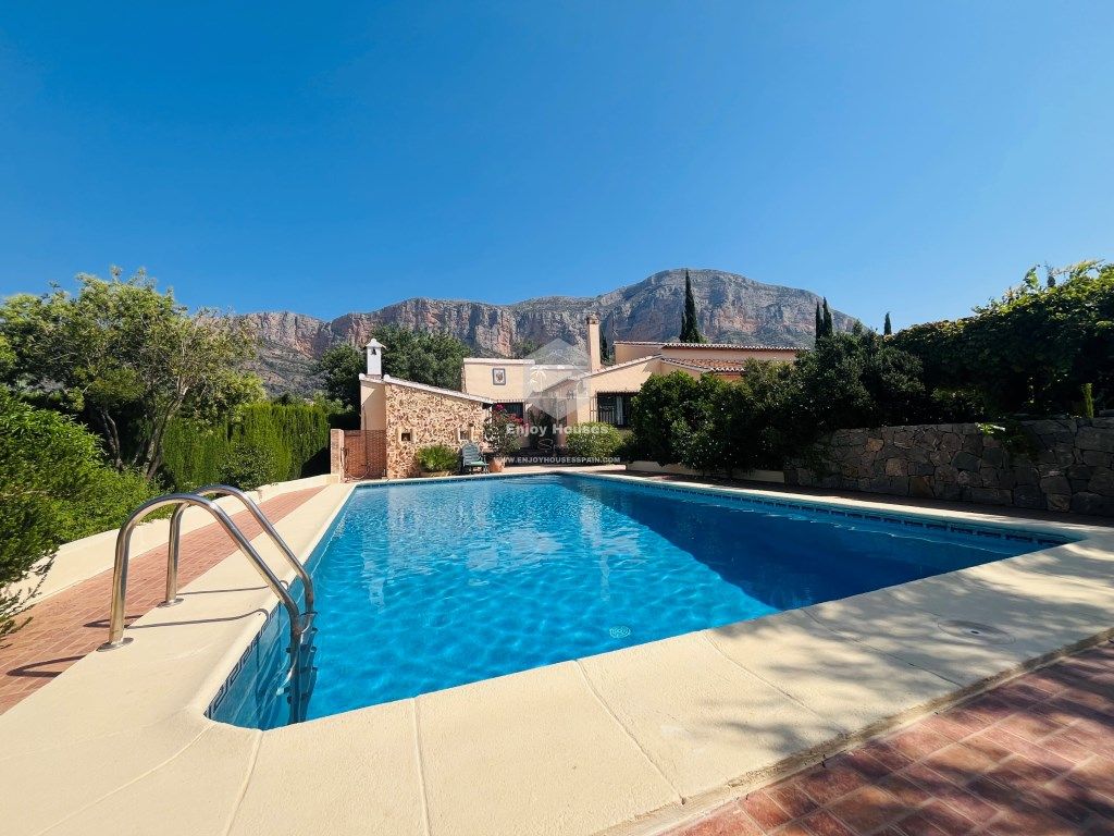 4 bedrooms House in Alicante, Spain No. 196048