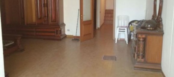 7 rooms House in Seregno, Italy No. 6244 3