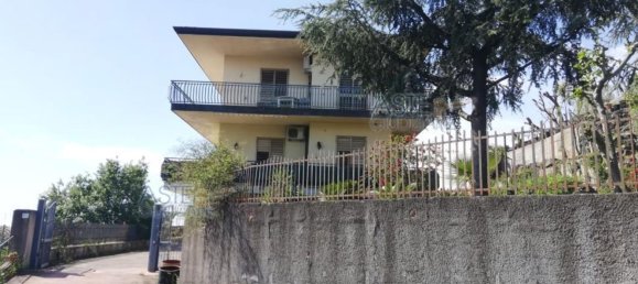 Apartamento de 5 habitaciónes en Mascalucia, Italy No. 51098 33