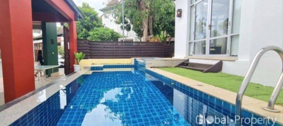 4 bedrooms House for sale in Pattaya, Chonburi, Eastern Thailand, Thailand № 61468 14