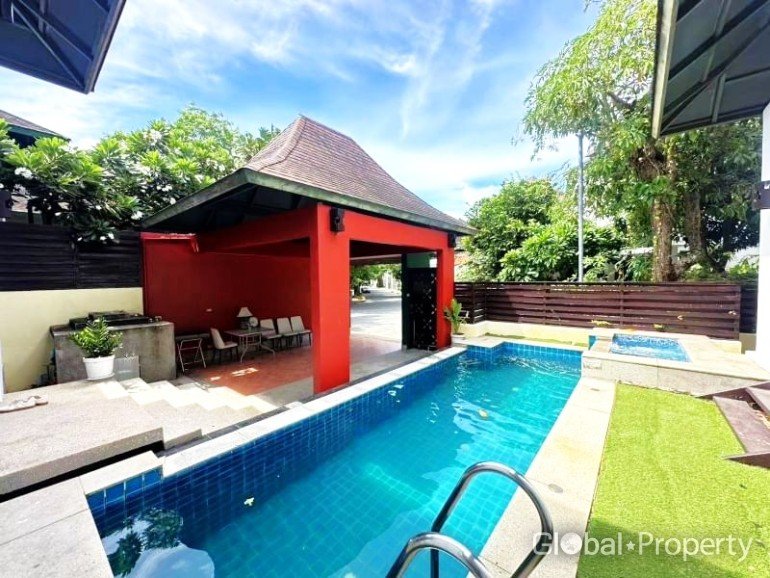 4 bedrooms House for sale in Pattaya, Chonburi, Eastern Thailand, Thailand № 61468