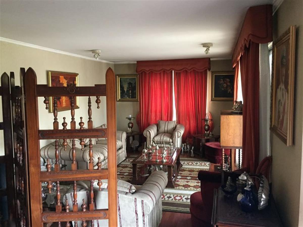 4 bedrooms Apartment in Santiago, Chile No. 3688