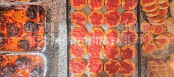 2 rooms Commercial property in Rome, Italy No. 279911 17