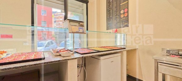 2 rooms Commercial property in Rome, Italy No. 279911 8