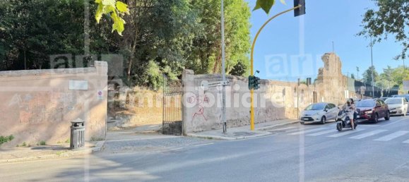 2 rooms Commercial property in Rome, Italy No. 279911 20