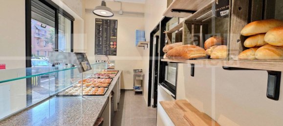 2 rooms Commercial property in Rome, Italy No. 279911 4