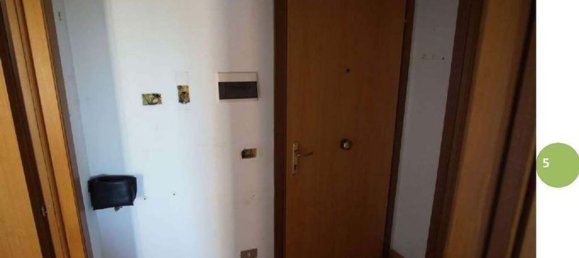 3 rooms Apartment in Rome, Italy No. 198687 8