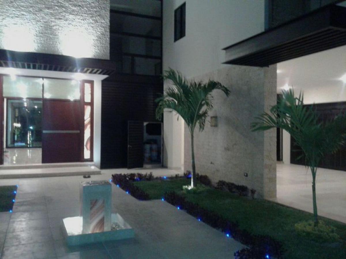 4 bedrooms House in Yucatan, Mexico No. 165510