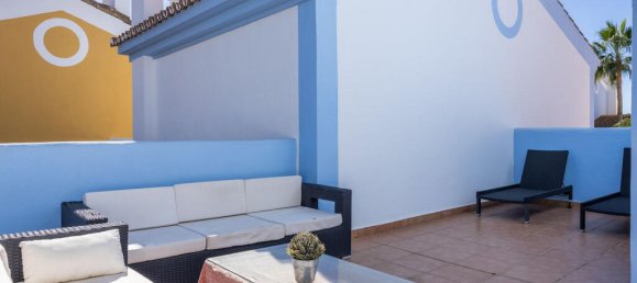 Ático de 3 dormitorios en Estepona, Spain No. 185724 2