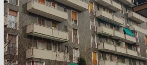 Квартира с 3 комнатами в Корсико, Италия № 133687 2