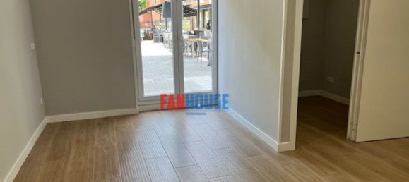 Apartamento de 2 dormitorios en Gijón, Spain No. 170839 2