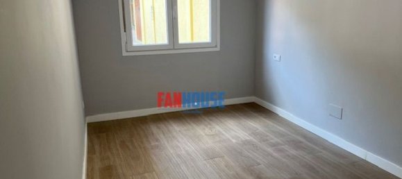 Apartamento de 2 dormitorios en Gijón, Spain No. 170839 5