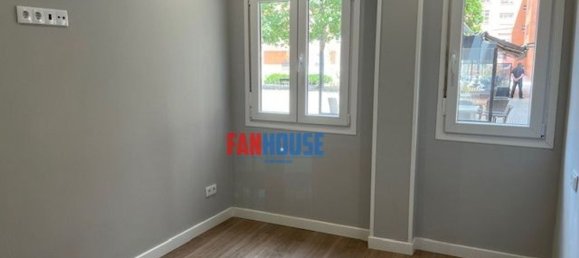 Apartamento de 2 dormitorios en Gijón, Spain No. 170839 14