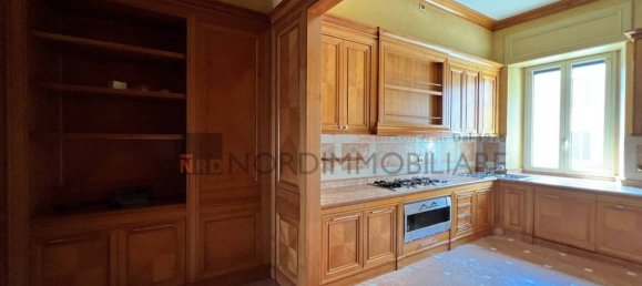 4 غرف نوم شقة في Brescia, Italy رقم 290403 22