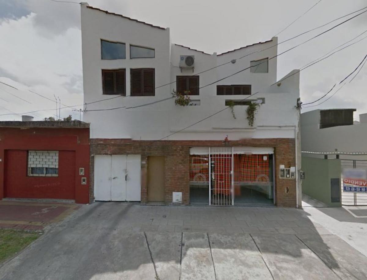 2 bedrooms House in Tres de Febrero, Argentina No. 20310