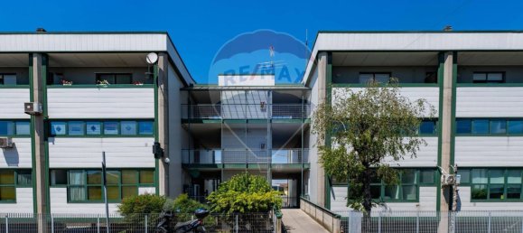 5-Zimmer Gewerbliche Immobilie in Osio Sotto, Italy, Nr. 309131 28