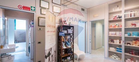 5-Zimmer Gewerbliche Immobilie in Osio Sotto, Italy, Nr. 309131 12