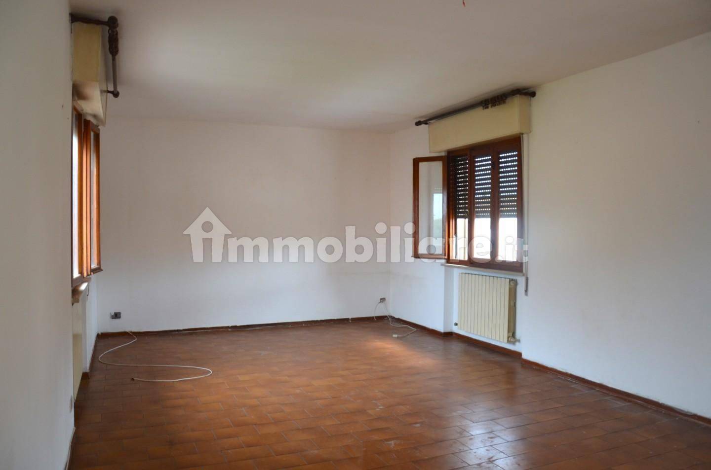 3 chambres Duplex à Vecchiano, Italy No. 261697