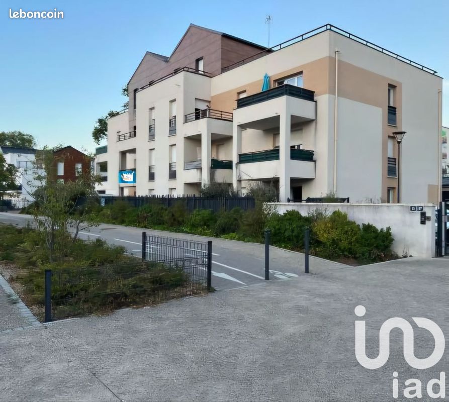 2 bedrooms Apartment in Orleans, France No. 75103