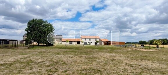 7 Schlafzimmer Haus in Loudun, France, Nr. 307325 3