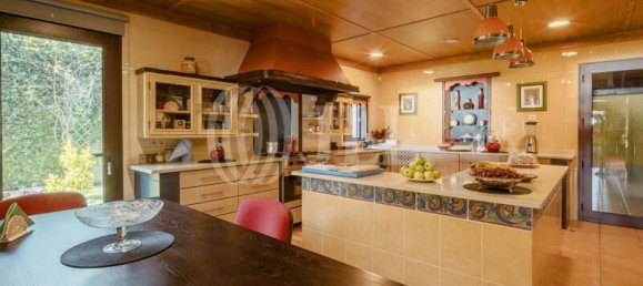 4 bedrooms Villa in Funchal, Portugal No. 127975 12