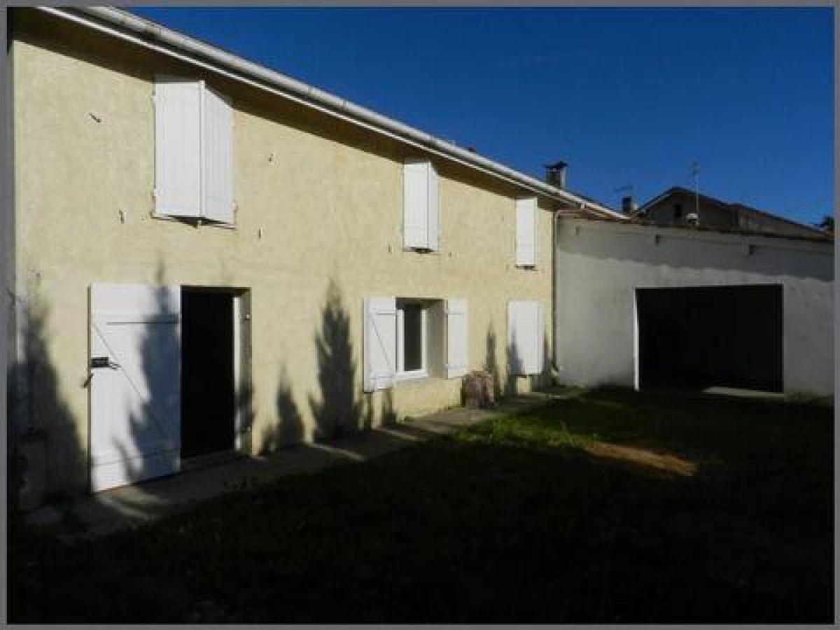 7 bedrooms House in Bourg, France No. 5324