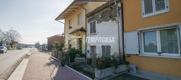 3 rooms House in Cesena, Italy No. 260559 5