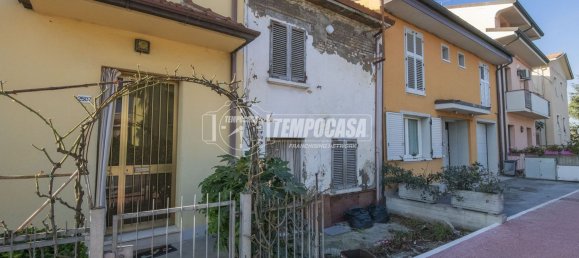 3 rooms House in Cesena, Italy No. 260559 7