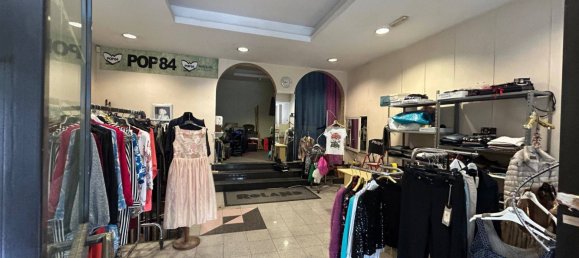 Gewerbliche Immobilie in Ciampino, Italy 157m², Nr. 18512 2