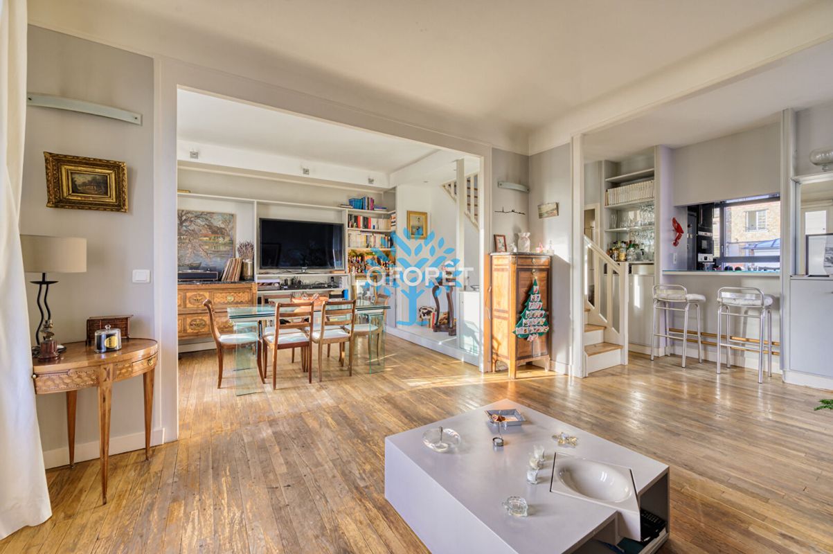 3 bedrooms Apartment in Puteaux, France No. 145159