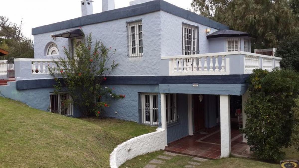5 bedrooms House in Mar del Plata, Argentina No. 94907